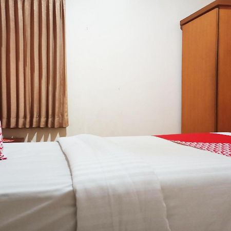 Capital O 142 Hotel Al Furqon Syariah Palembang Extérieur photo