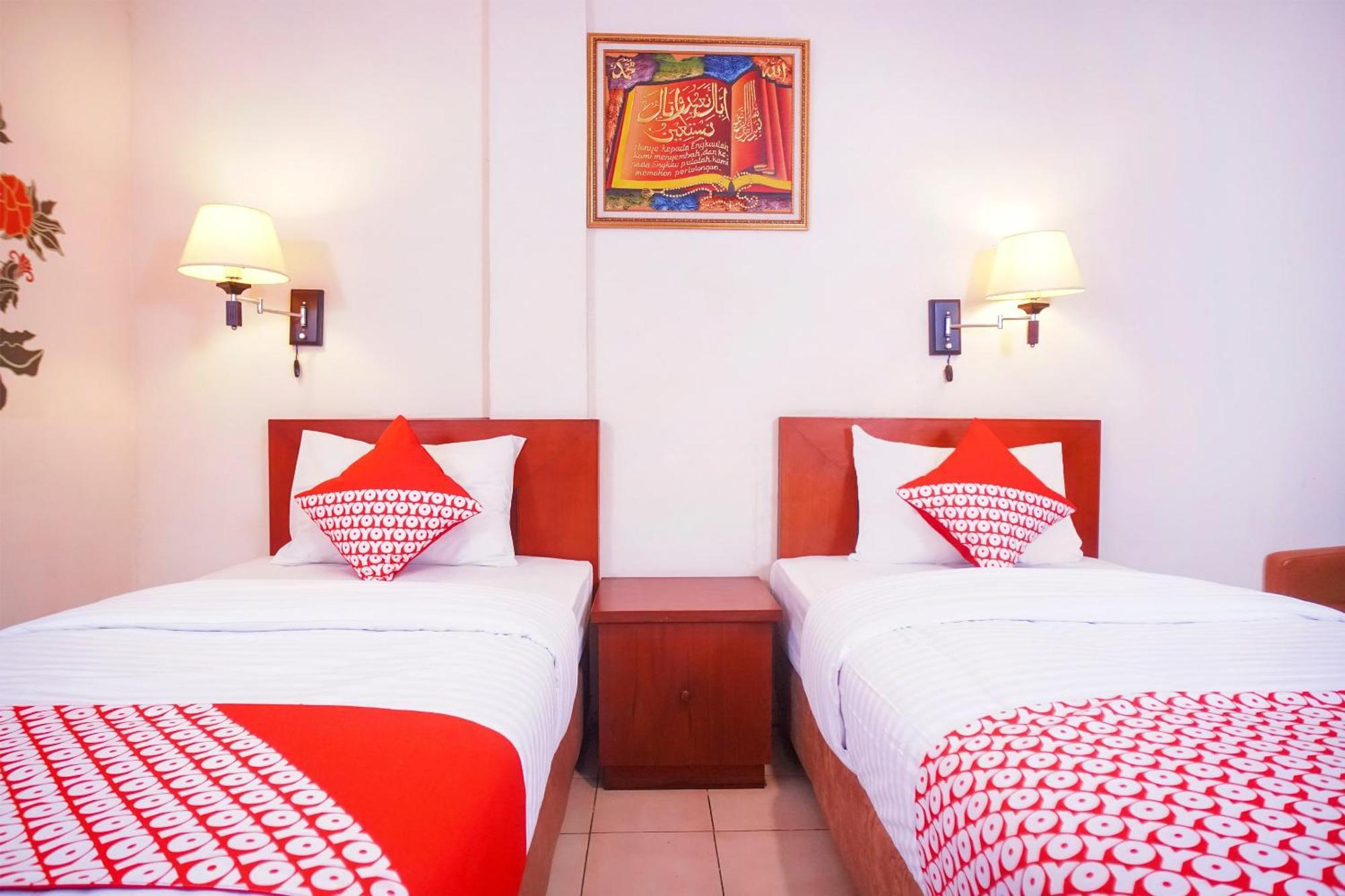 Capital O 142 Hotel Al Furqon Syariah Palembang Extérieur photo